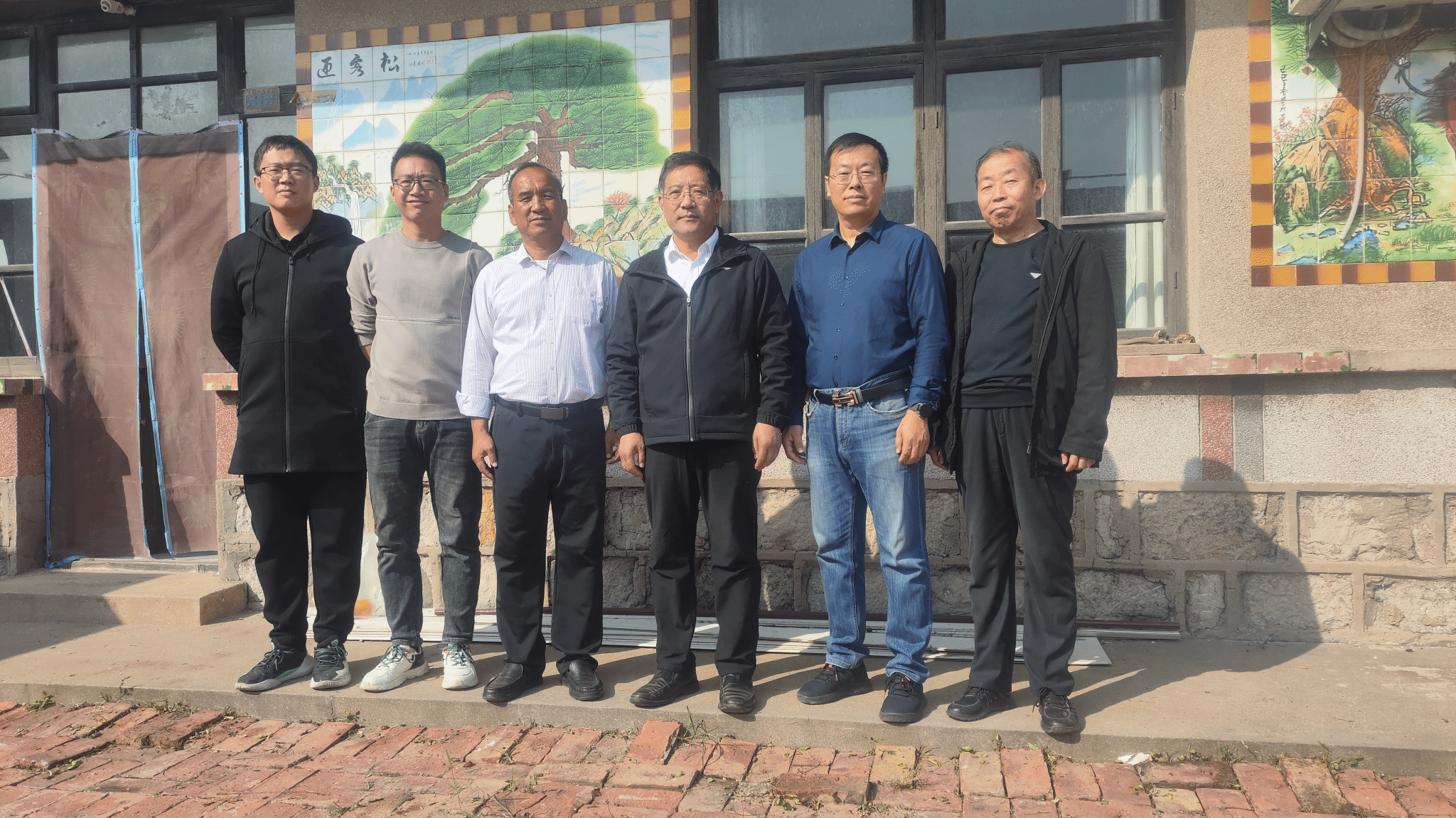 校领导赴黄骅市关家堡村开展调研慰问